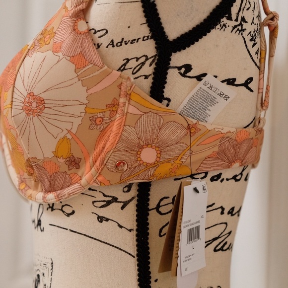 NWT Volcom Bloom Shaka Underwire Bikini Top Floral Size Large Eco True - Picture 9 of 13